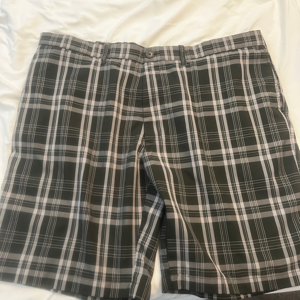 Men’s Golf Shorts Haggar 42 Waist
